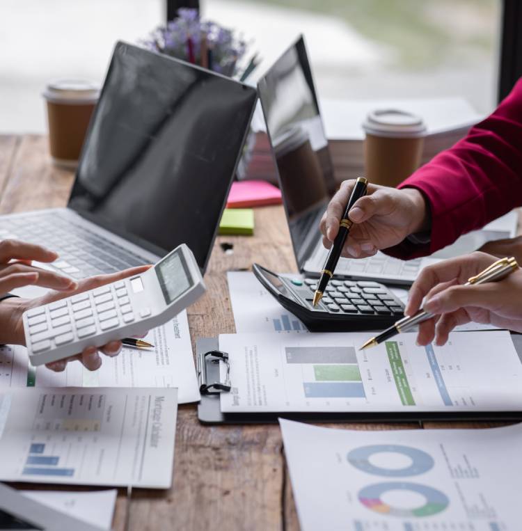 How Do Accounting Courses in the UAE Help Students Build Successful Finance Careers?